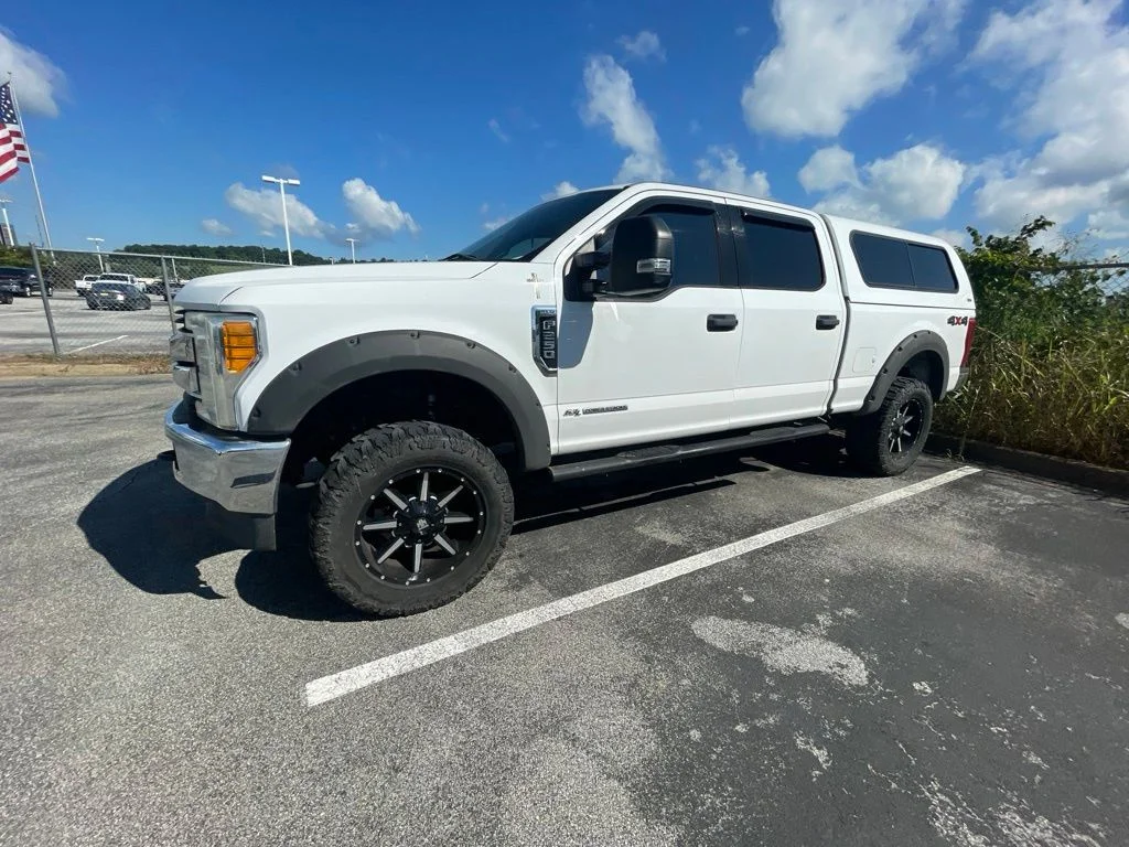 Used 2017 White Ford XLT image 3