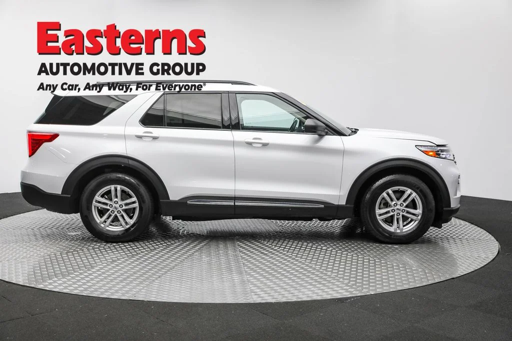 Used 2023 White Ford XLT image 4