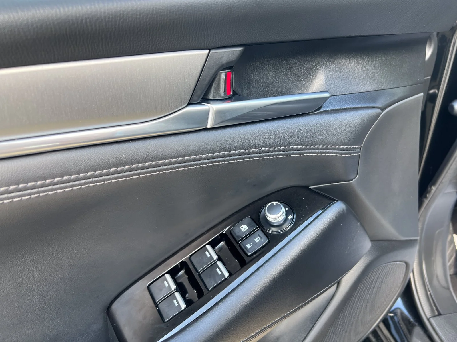 Used 2018 Black Mazda Grand Touring Reserve image 16