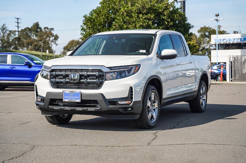 New 2026 Platinum White Pearl Honda RTL image 3