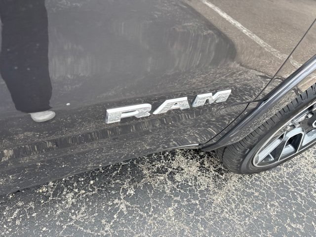 Used 2019 Granite Crystal Metallic Clearcoat Ram Laramie image 8