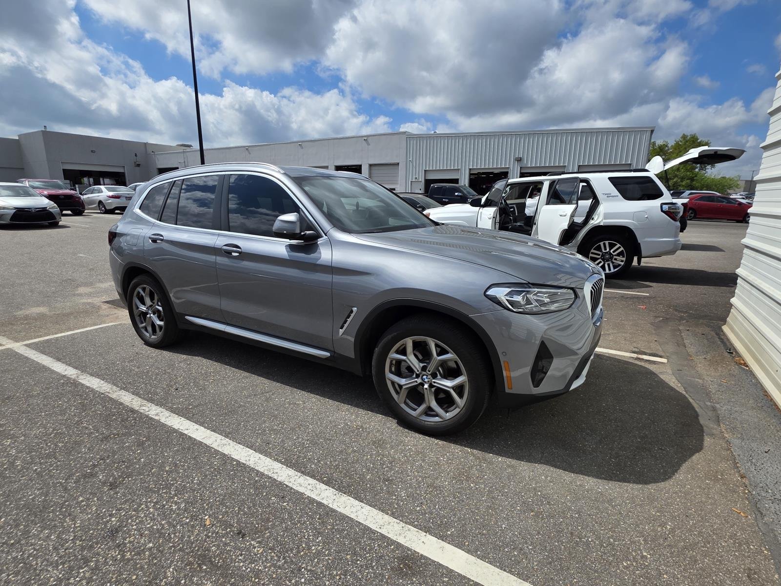 2023 BMW X3 30i