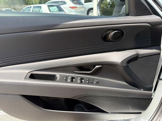 New 2026 White Hyundai SEL Sport Plus image 7