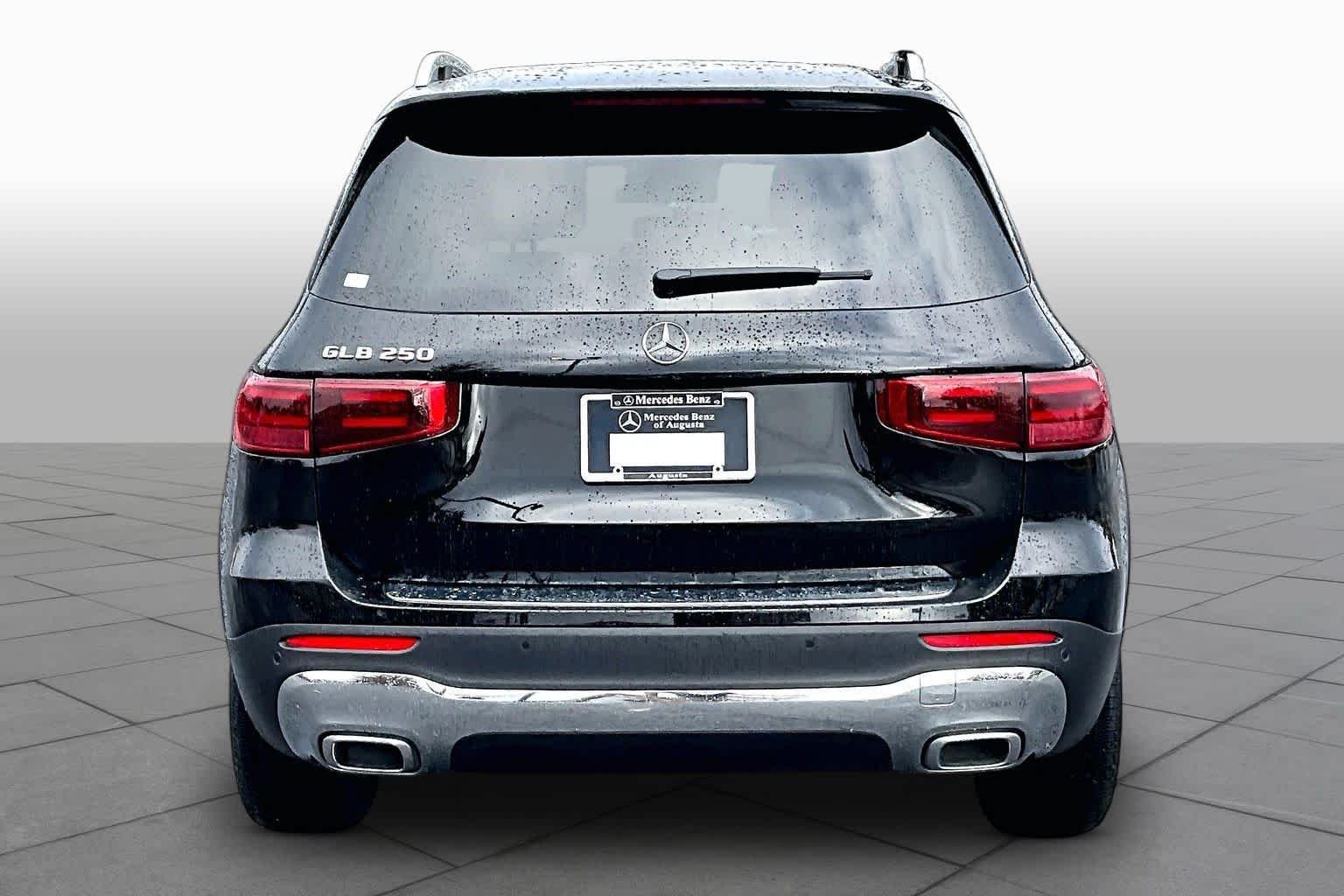 Used 2025 Night Black Mercedes-Benz GLB 250 image 5