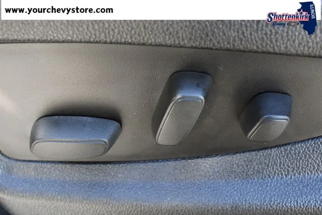 Used 2014 Silver Chevrolet LT image 14
