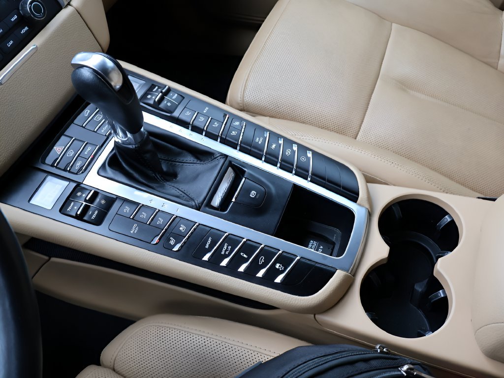 Used 2018 White Porsche Sport Edition image 24