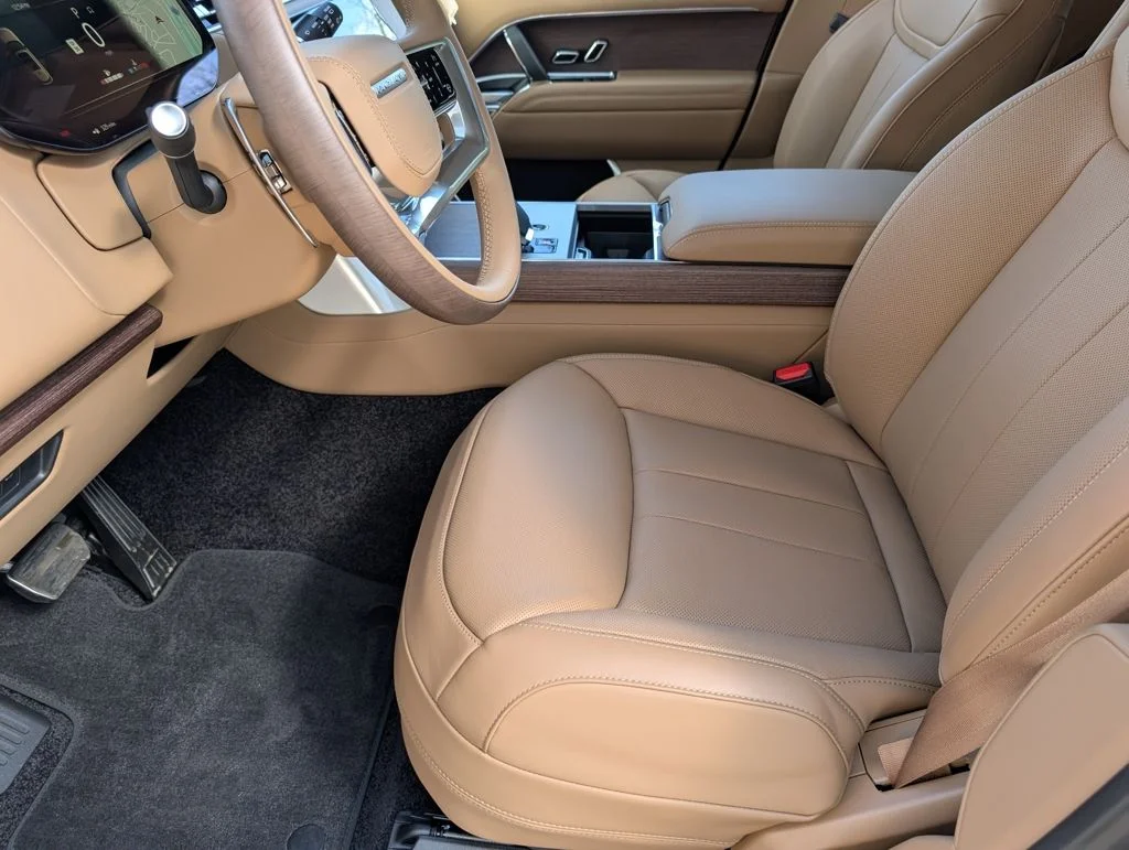 New 2026 Belgravia Green Land Rover SE image 27