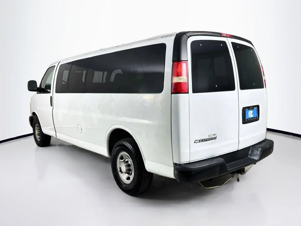 Used 2008 Summit White Chevrolet LS image 6