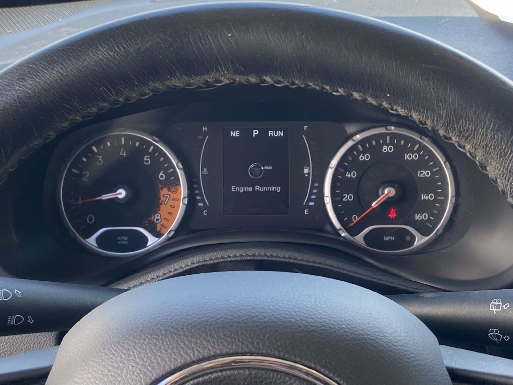 Used 2018 Gray Jeep Altitude image 37