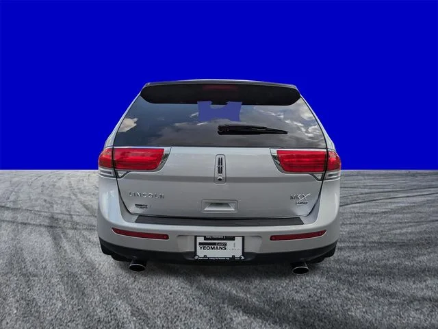 Used 2014 Gray Lincoln Base image 5