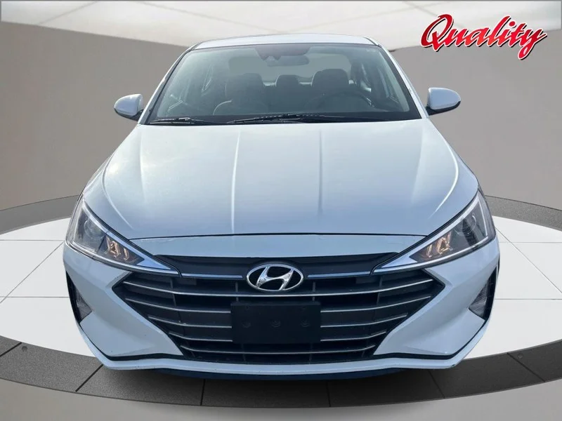 Used 2020 Quartz White Pearl Hyundai SE image 10