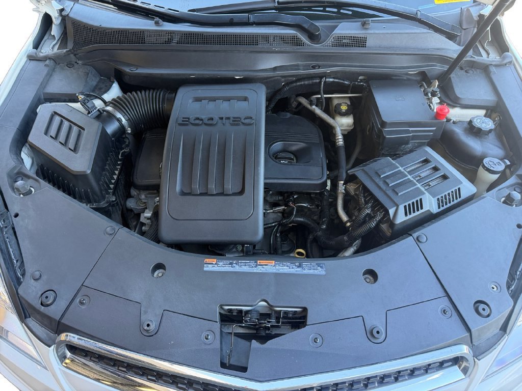 Used 2015 SUMMIT WHITE Chevrolet LT image 15