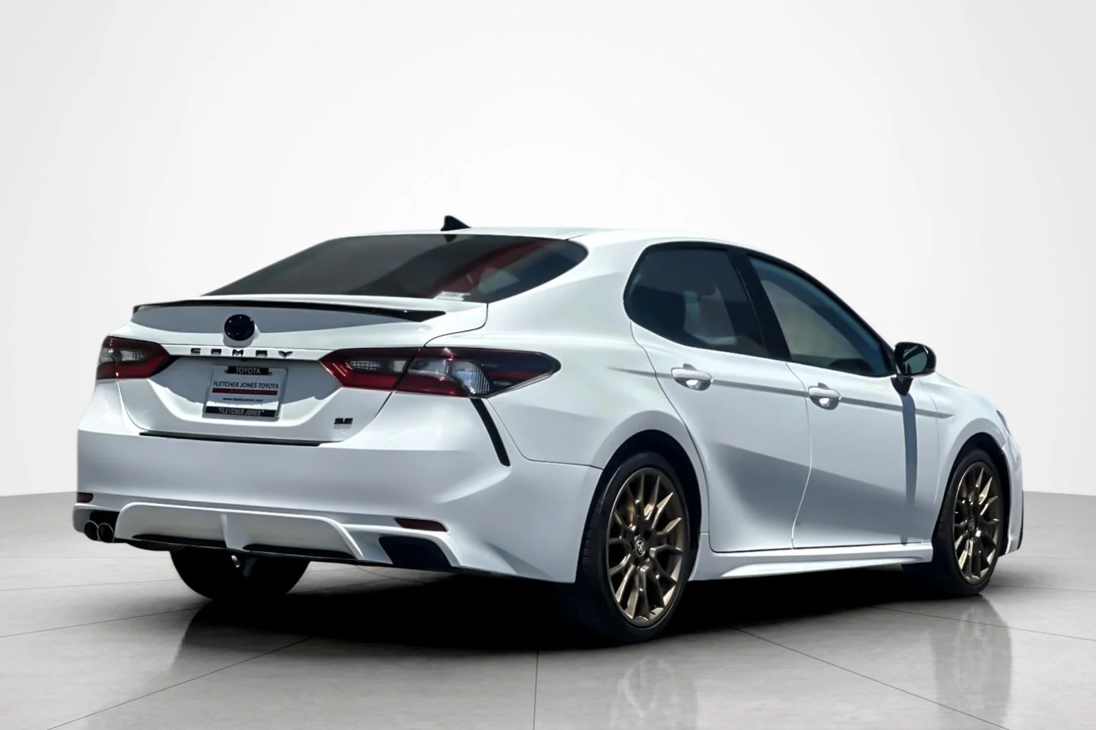 Certified Used 2024 Ice Cap Toyota Hybrid SE Nightshade image 5