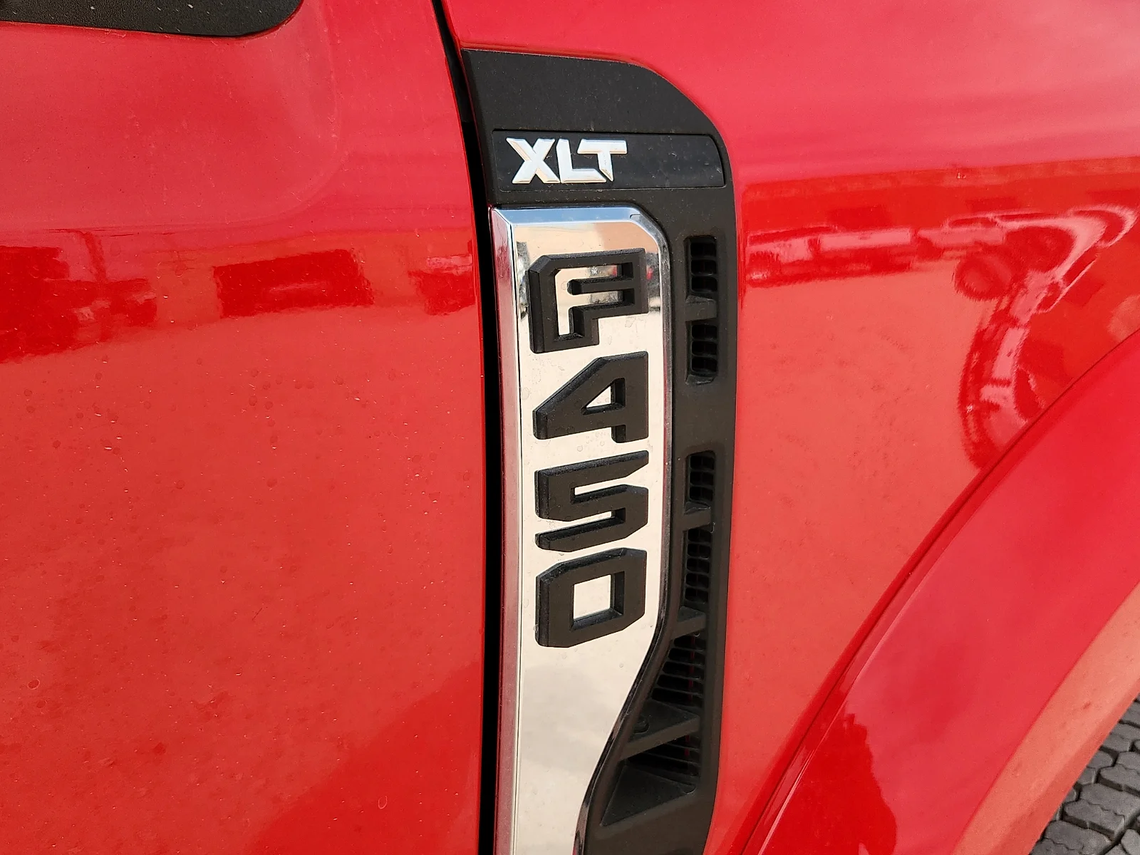New 2027 Race Red Ford XLT image 10
