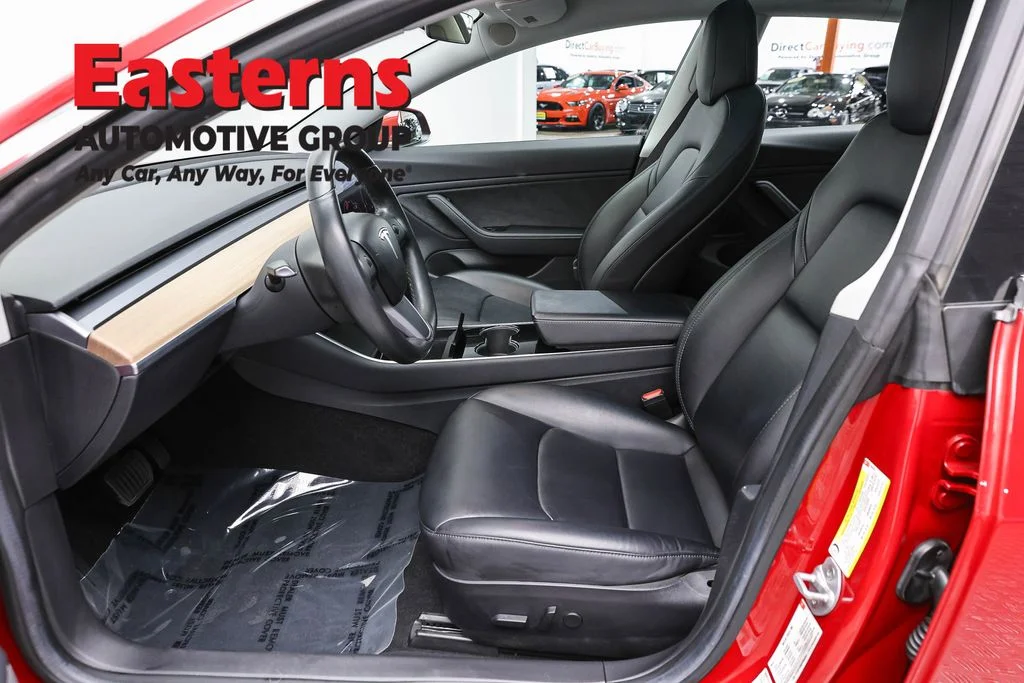 Used 2018 Red Tesla Long Range image 14