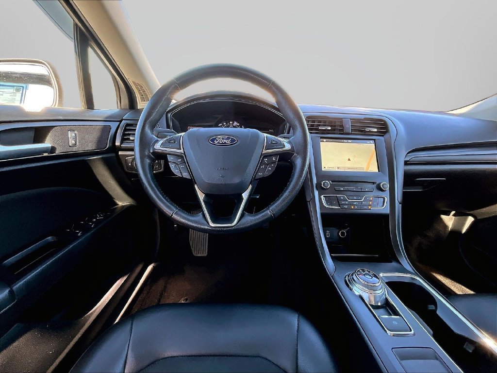 Used 2018 White Ford SE image 8