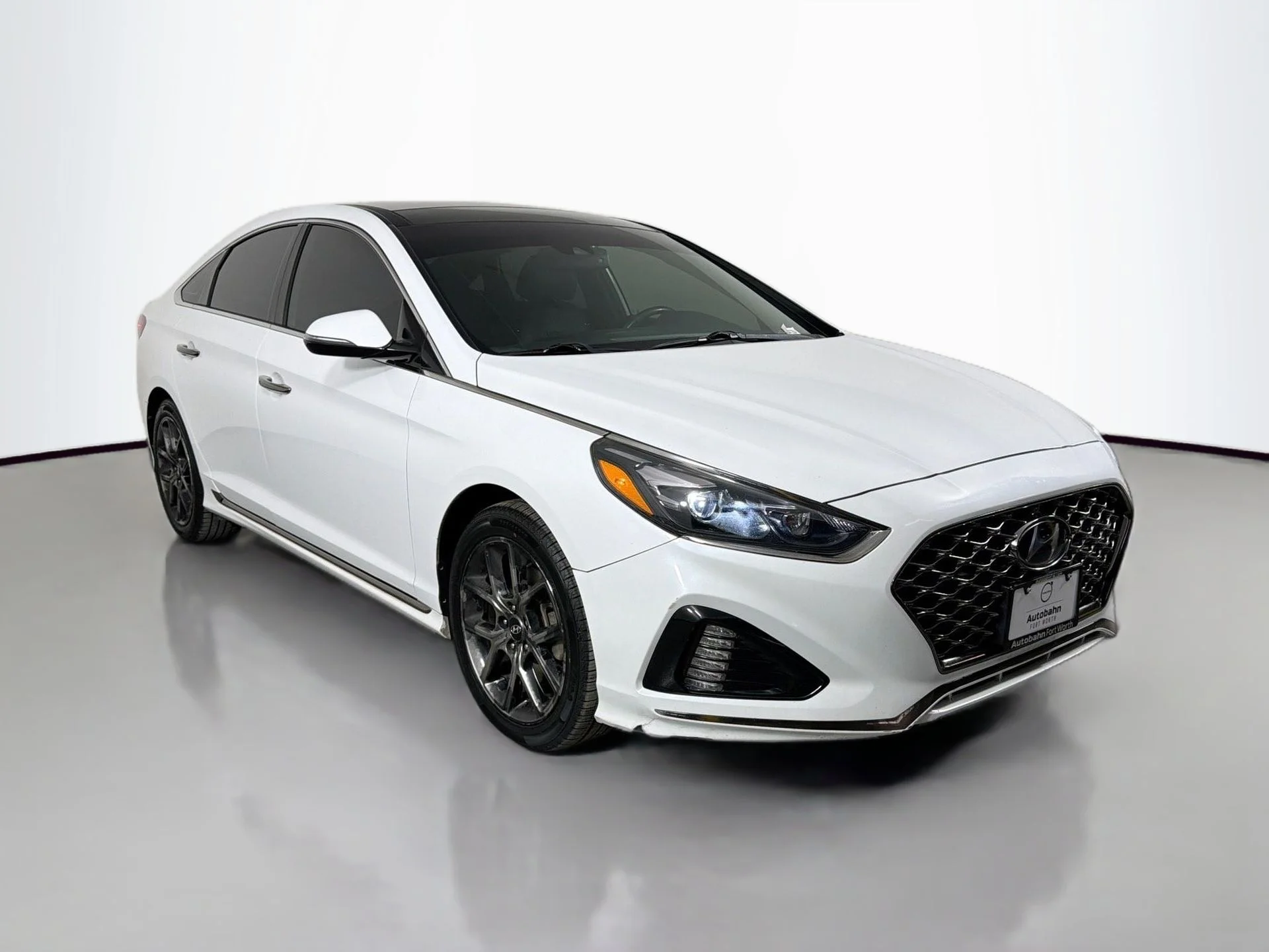 Used 2019 White Hyundai Limited image 3