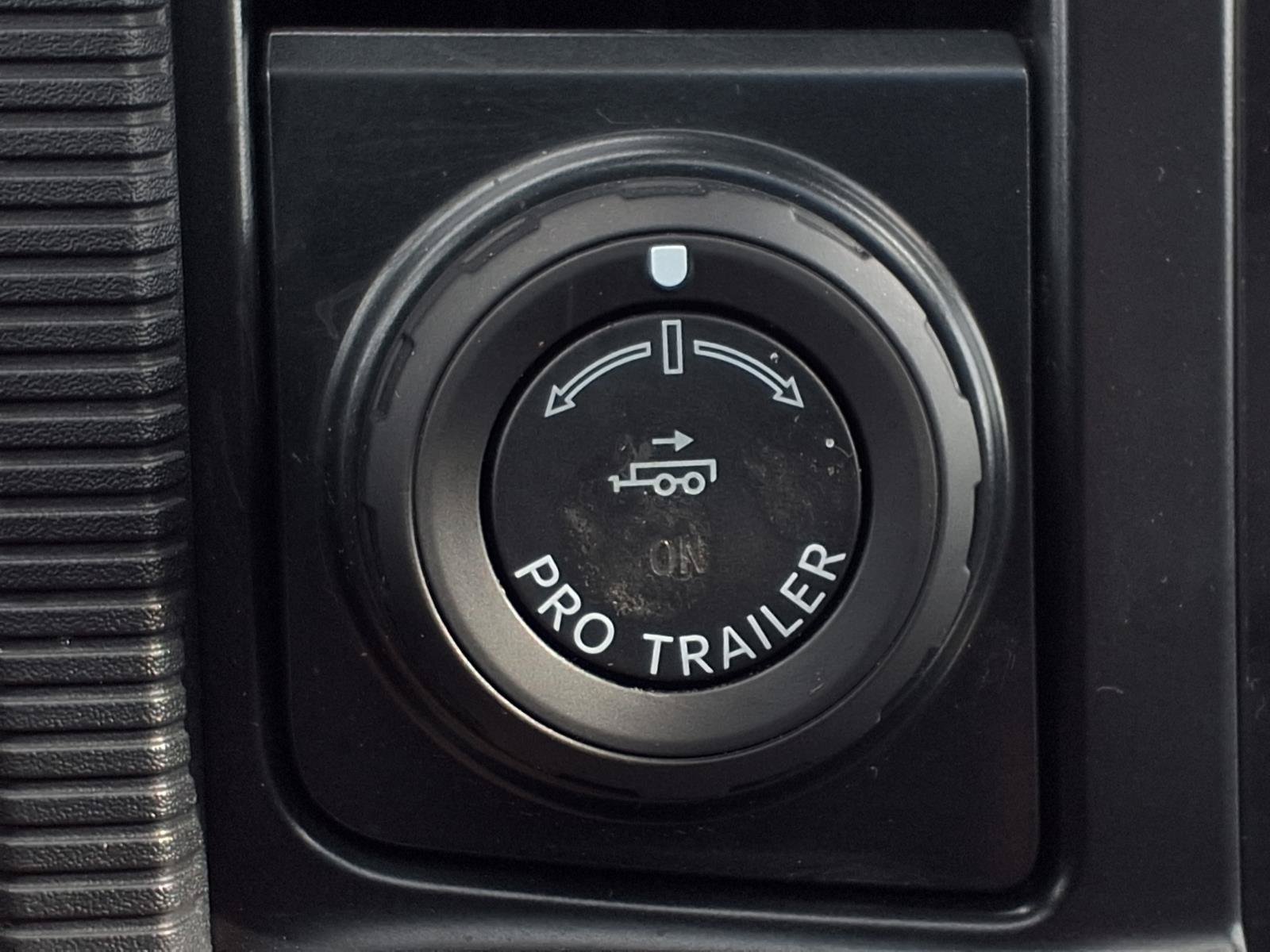 Certified Used 2025 Star White Ford Platinum image 10
