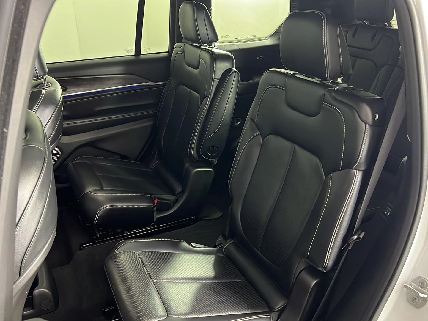Used 2022 Bright White Clearcoat Jeep Overland image 4