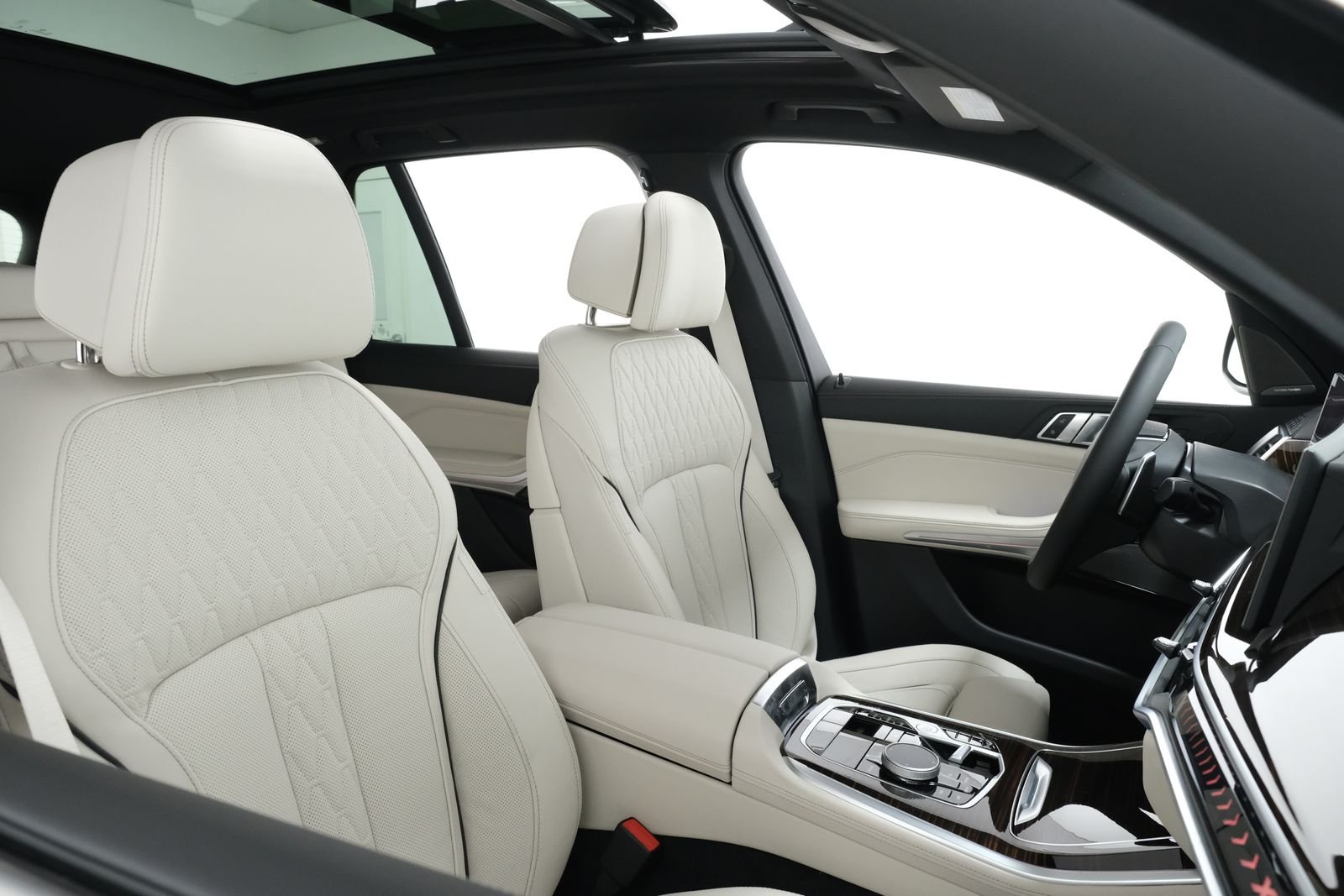 New 2026 Dravit Grey Metallic BMW xDrive40i image 74