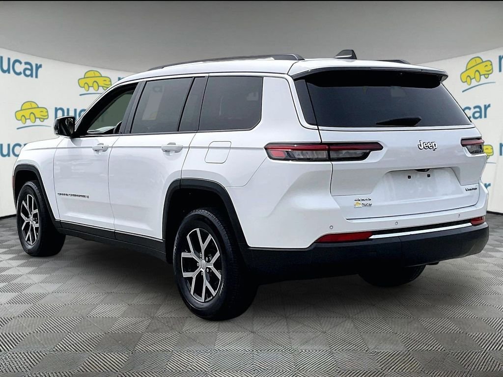 Used 2023 White/off-white Jeep Limited image 4