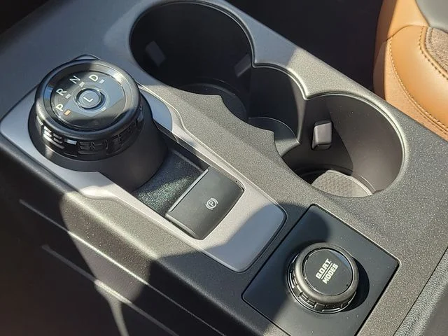 New 2026 Azure Gray Metallic Ford Outer Banks image 26