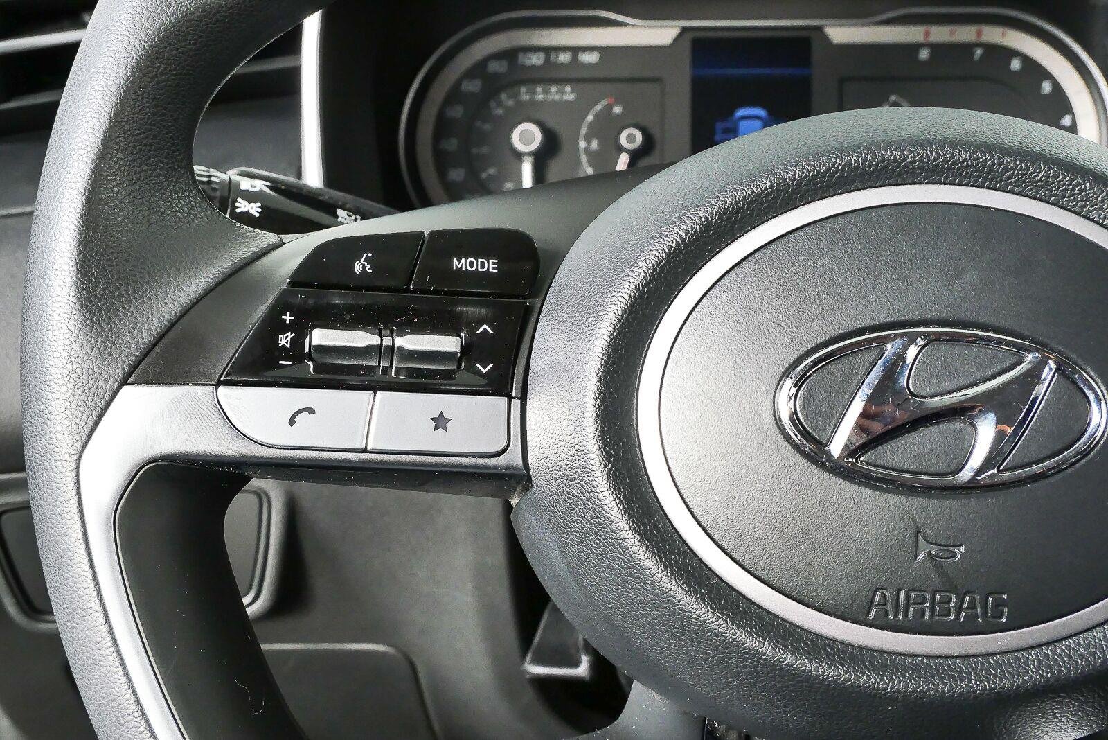 Used 2022 Portofino Gray Hyundai SEL image 10