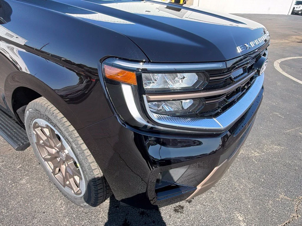 New 2027 Agate Black Metallic Ford MAX King Ranch® image 10