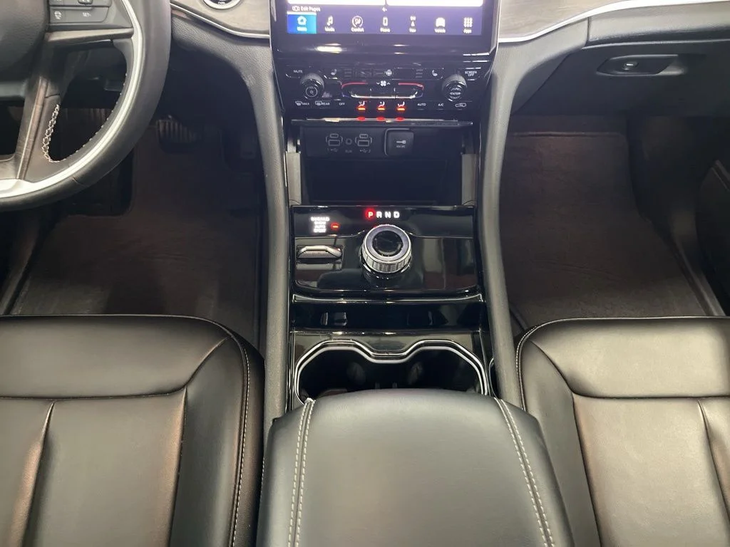 Used 2023 Black Jeep Limited image 9