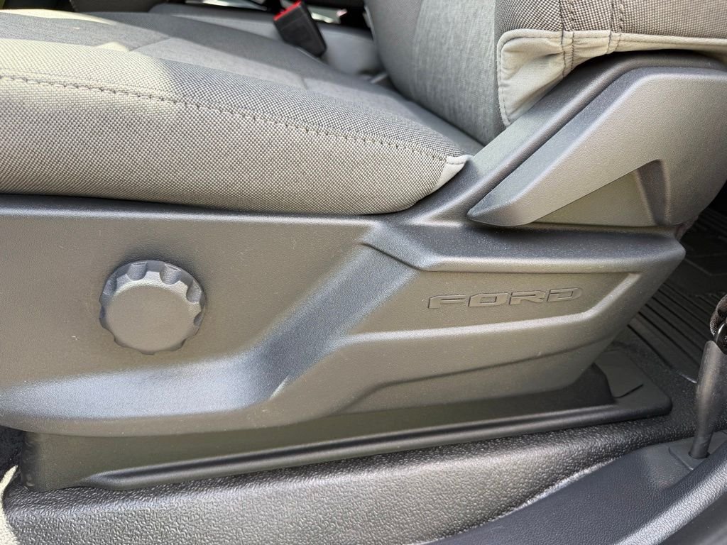 New 2026 Oxford White Ford F-250® XL image 18