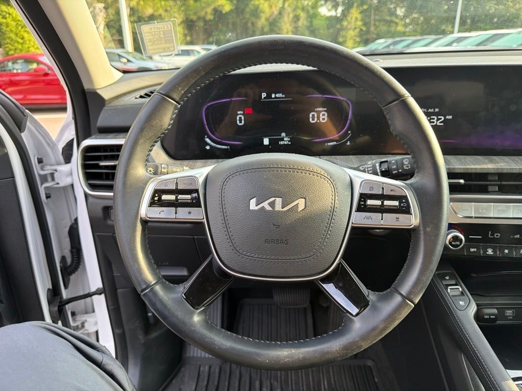 Certified Used 2025 White Kia EX image 12