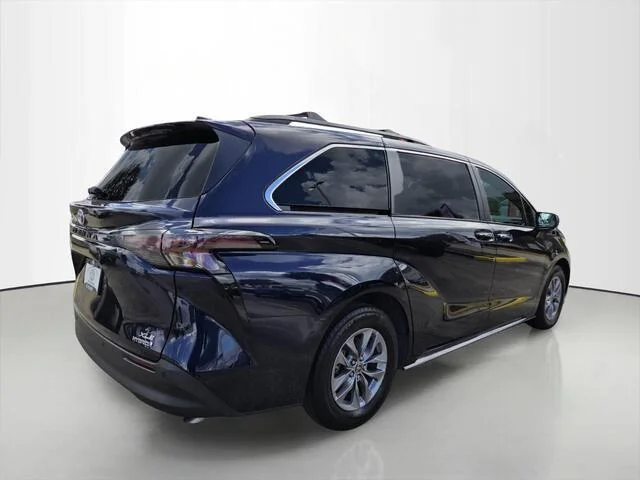 Used 2023 Blueprint Toyota XLE 8-Passenger image 5