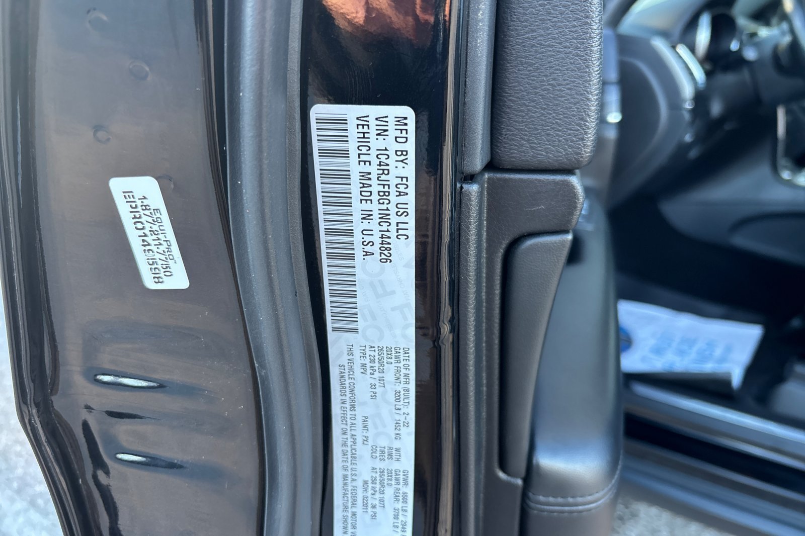 Used 2022 Black Jeep Limited image 35