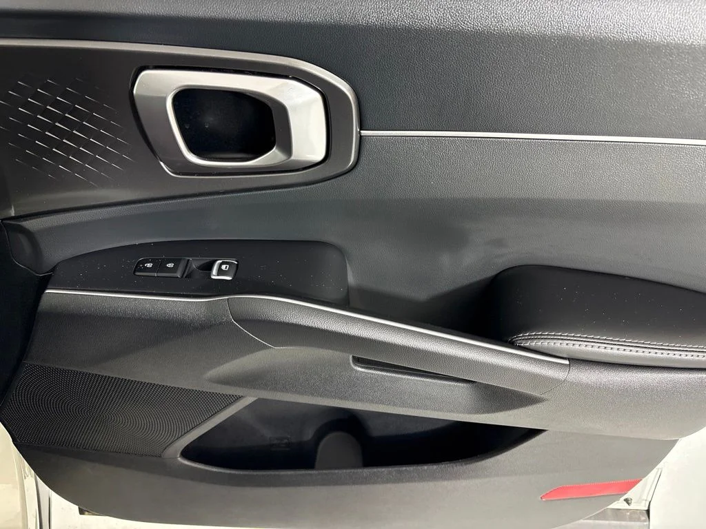 New 2026 Ivory Silver Kia S image 15