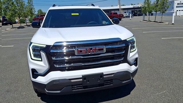New 2026 Summit White GMC Elevation image 4