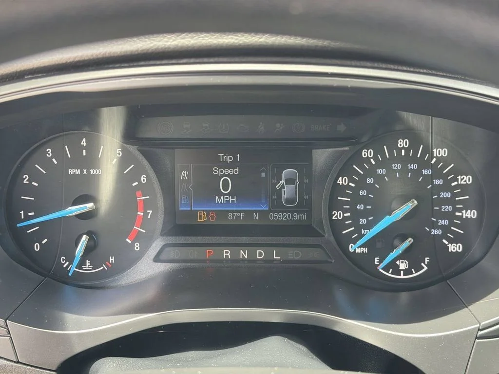 Used 2020 White Ford S image 30