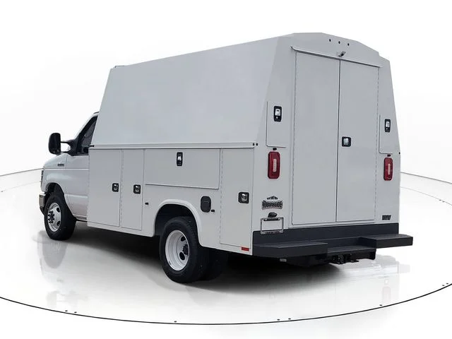 New 2027 Oxford White Ford Base image 7