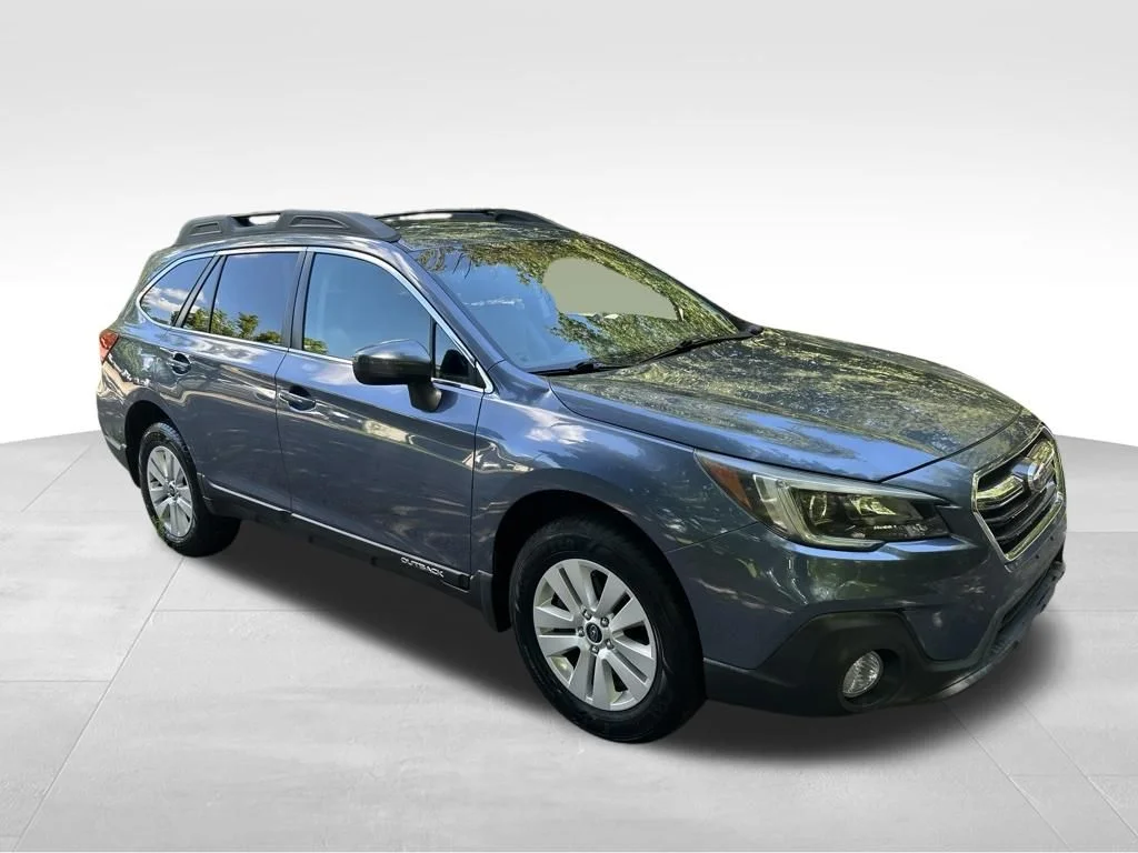 Used 2018 Blue Subaru 2.5i Premium image 8