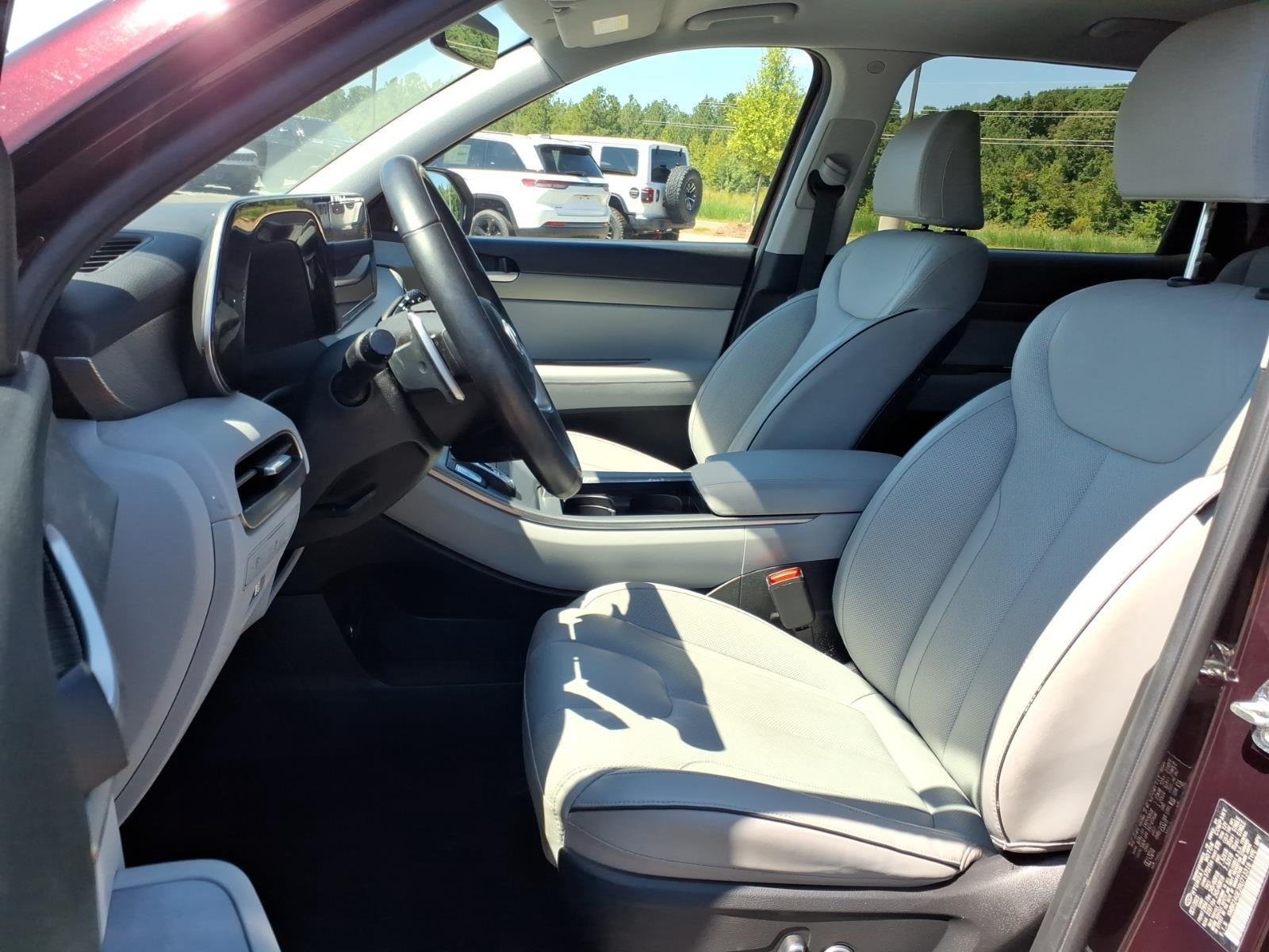 Used 2024 Sierra Burgundy Hyundai SEL 7P image 17