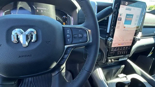 2026 RAM 3500 Laramie - Photo 29