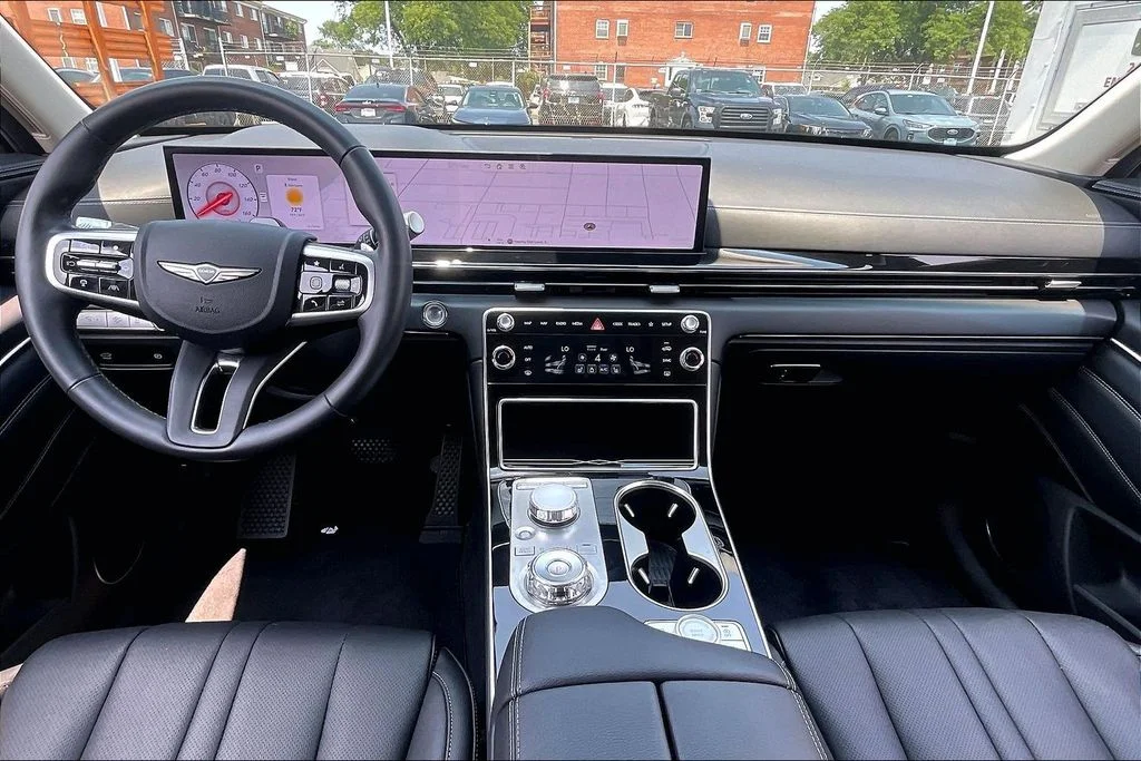 Used 2025 White Genesis 2.5T image 14