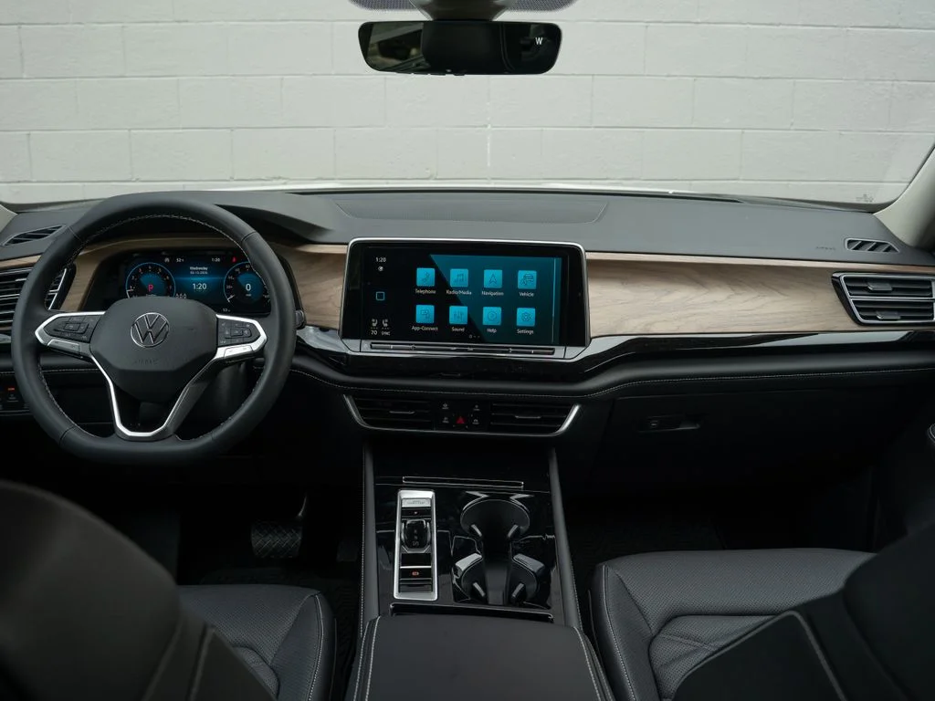 New 2026 White Volkswagen 2.0T SE w/Technology image 11