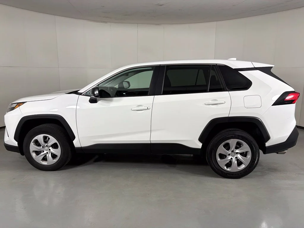 Used 2025 White Toyota LE image 5