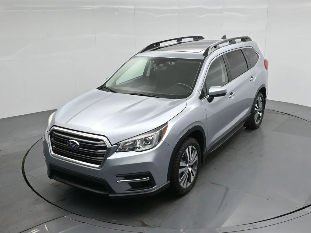 Used 2019 Silver Subaru Premium image 32