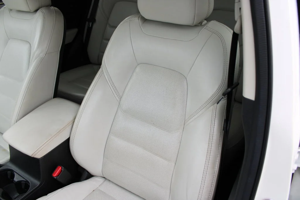 Used 2021 White Mazda Grand Touring image 19
