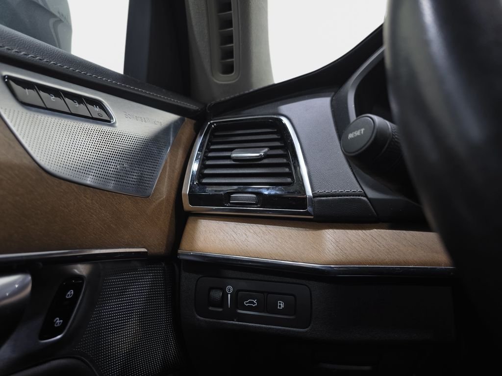 Used 2017 Gray Volvo T8 Inscription image 26