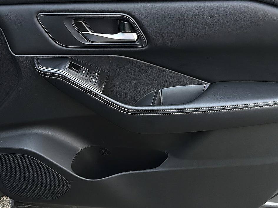 Used 2025 Gun Metallic Nissan SV image 24