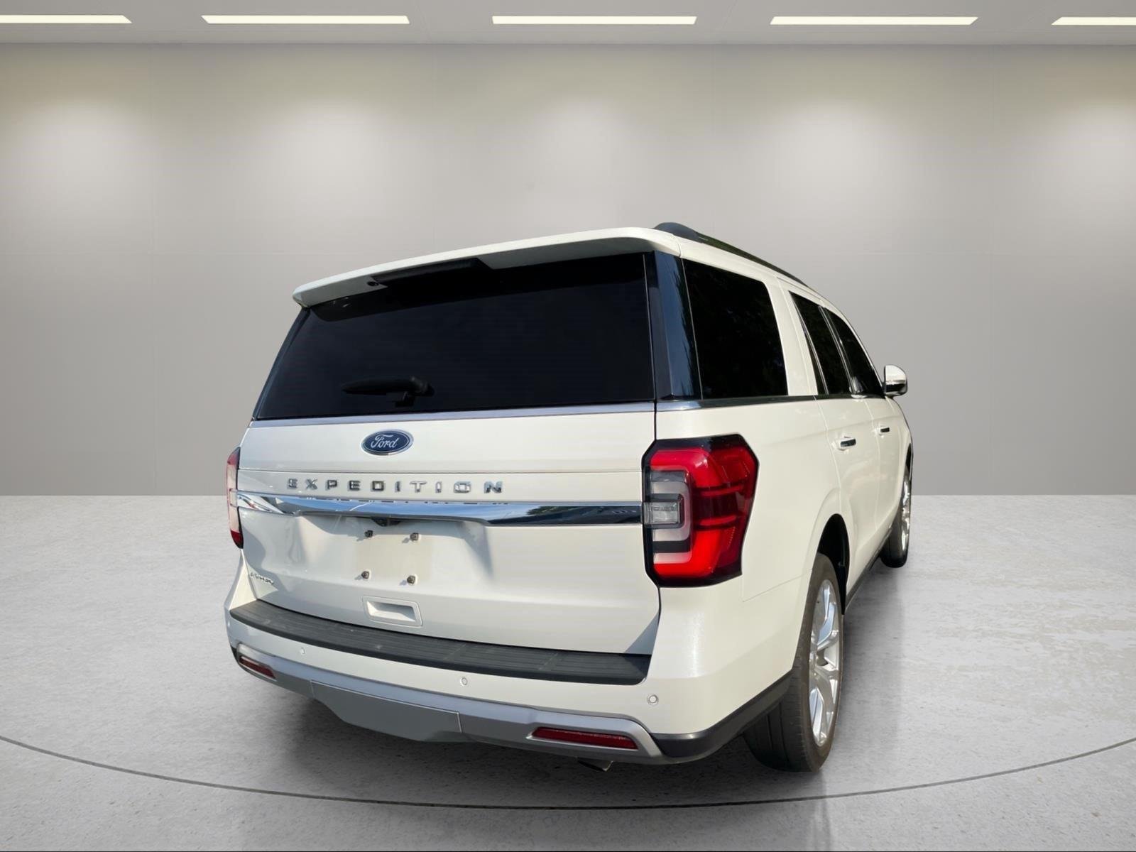 Used 2024 Star White Metallic Tri-Coat Ford Limited image 9