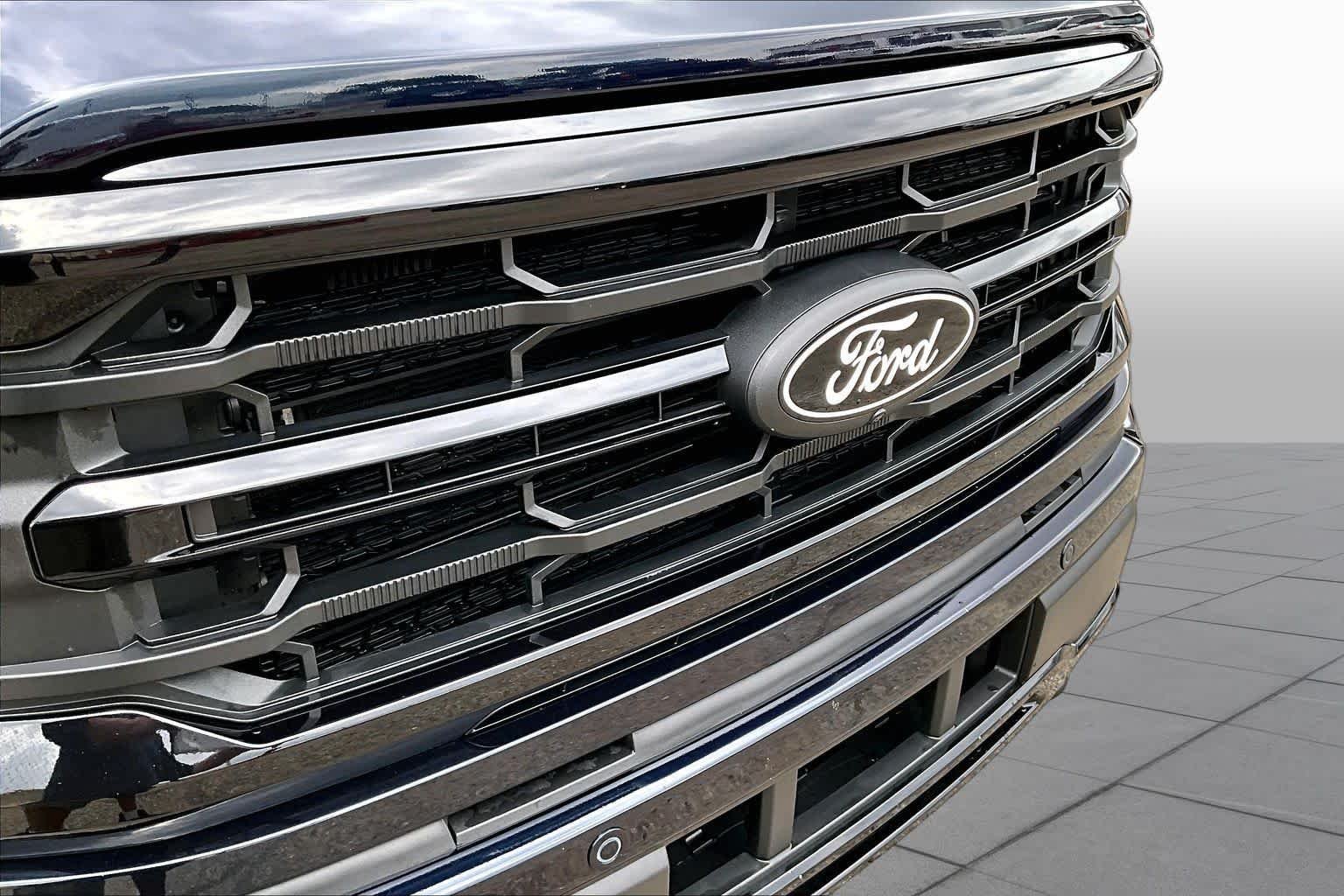 Certified Used 2025 Blue Ford XLT image 30