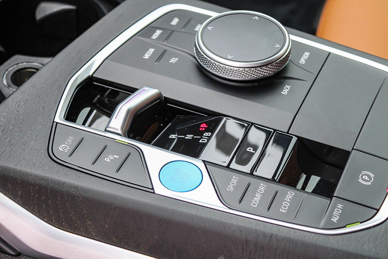 Used 2024 Skyscraper Grey Metallic BMW eDrive40 image 19
